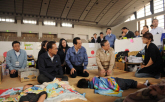 한·일·중 정상 후쿠시마 이재민 피난소 방문