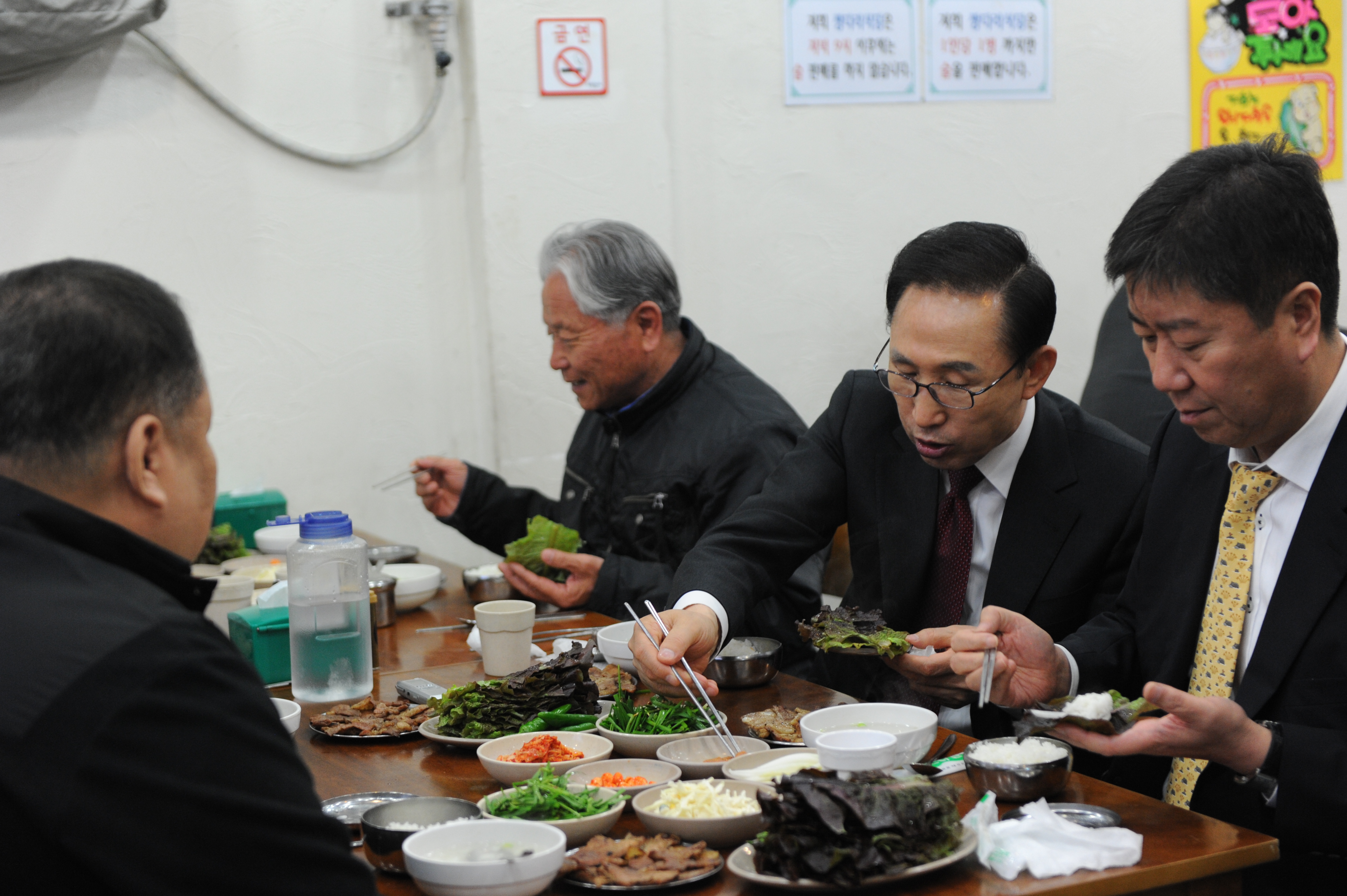 성북동 쌍다리 기사식당에서